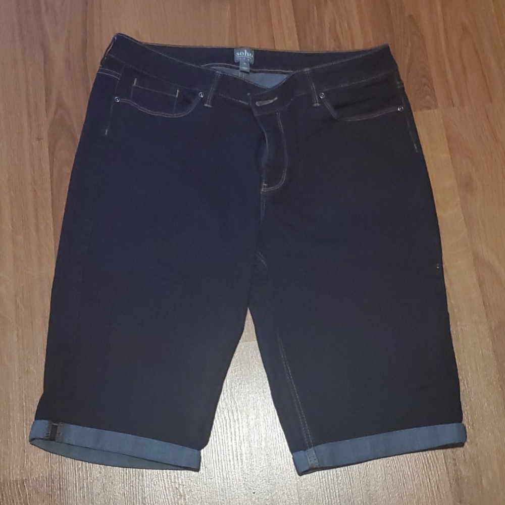 Jeans 82% cotton, 17% polyester, 1% spandex